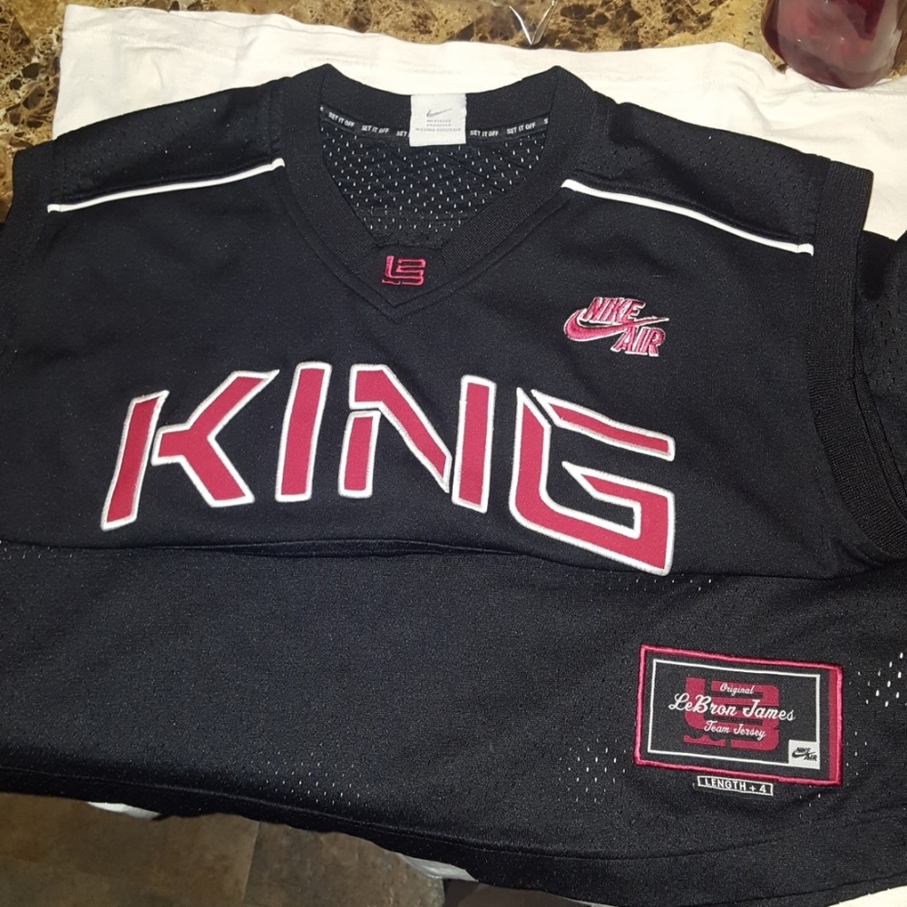 Basketball Jersey LeBron James
